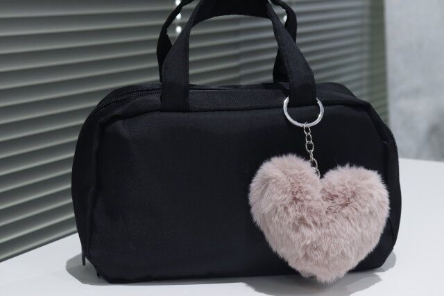 ダイソー フェイクファーキーホルダー（ハート） ふわふわ 使用例