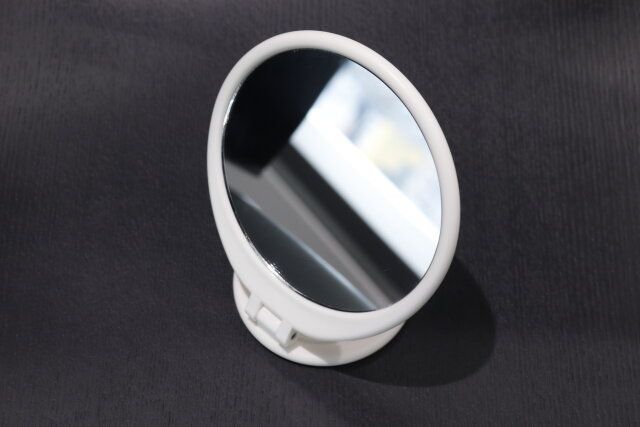 ダイソー スタンドミラー 使用例