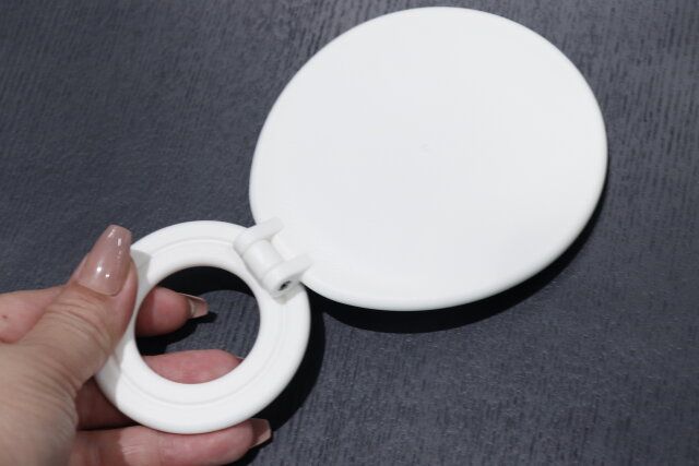 ダイソー スタンドミラー フラットになる