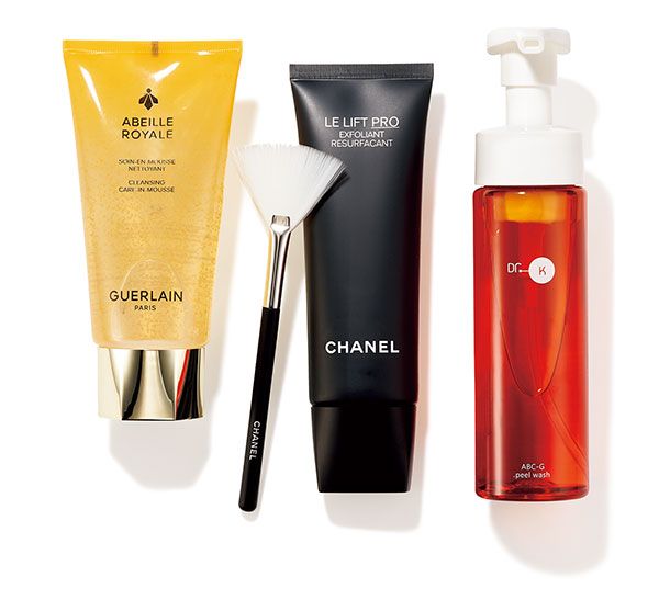 【左】アベイユ ロイヤル クレンジング ケア イン ムース 【中】LL プロ リテクスチャライジング ピール 【右】ABC-G ピールウォッシュ