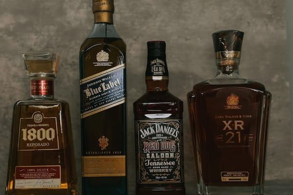 19世紀のアメリカではウイスキーが広く飲まれていた