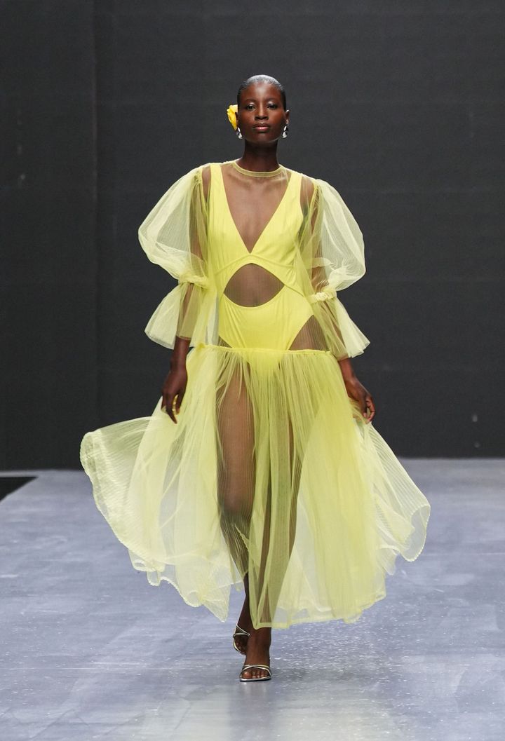 オリレ 2025年春夏コレクションより。