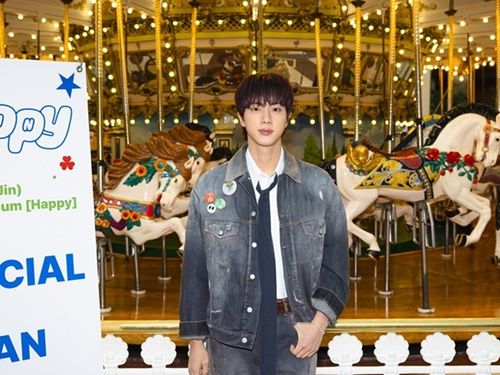 BTS・JINの特別ファンサイン会レポート「回転木馬を100周以上