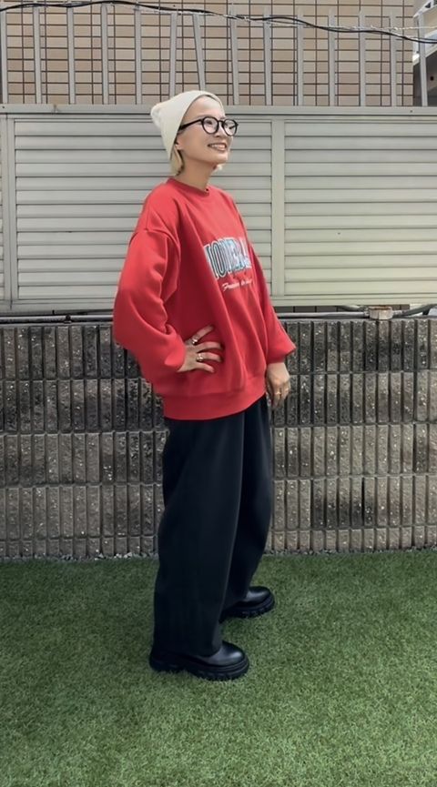 しまむらの赤スウェット1