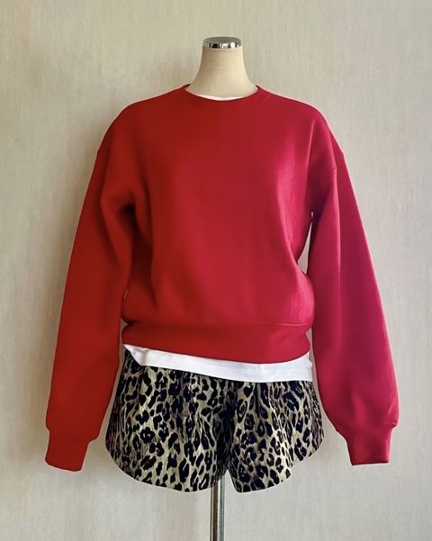 しまむらの赤スウェット2