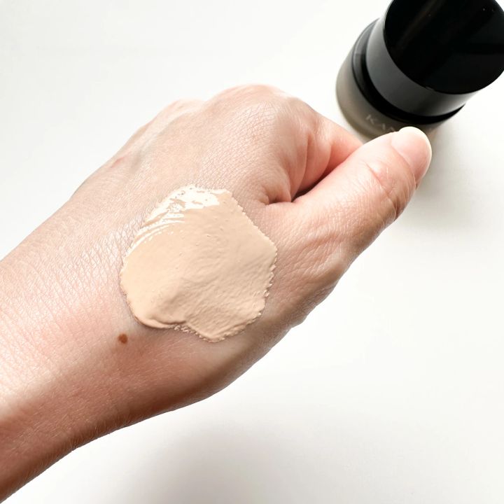 【カネボウ ファンデーション】ライブリースキン ウェア スウォッチ1