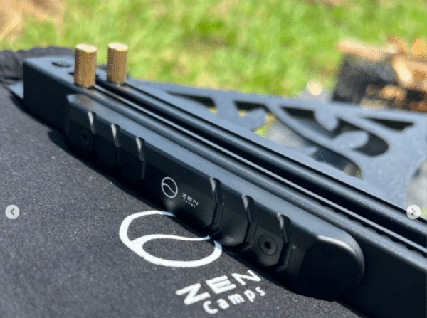 上級キャンパーおすすめ！長さ調節可能な便利すぎる火バサミが使いやすさ抜群！