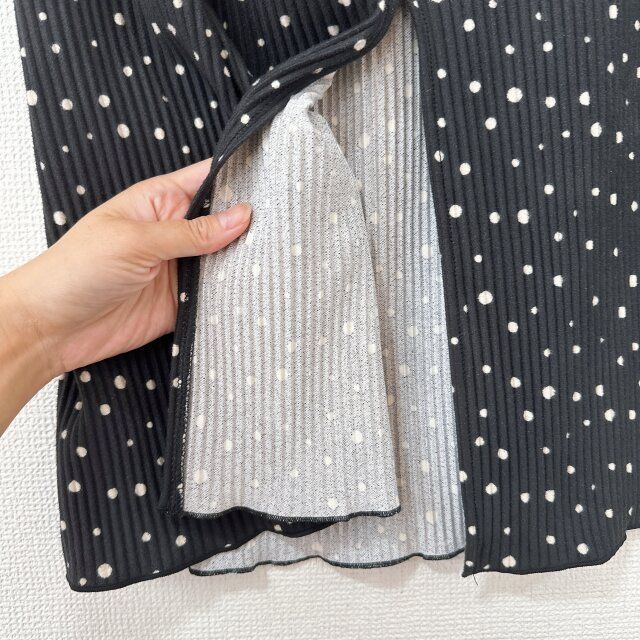 しまむら スエードガラプリーツSK 後ろ スリット入り