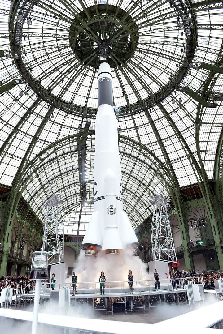 シャネル 2017-18年秋冬コレクションより。