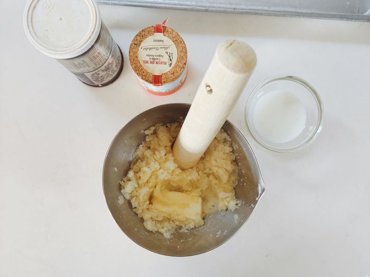 食べ応えたっぷり！ゴロゴロミートボールとマッシュポテトのバゲットサンド【パン好きなsumire.のバゲットサンドのレシピ vol.30 〜レシピで旅するヨーロッパ〜】