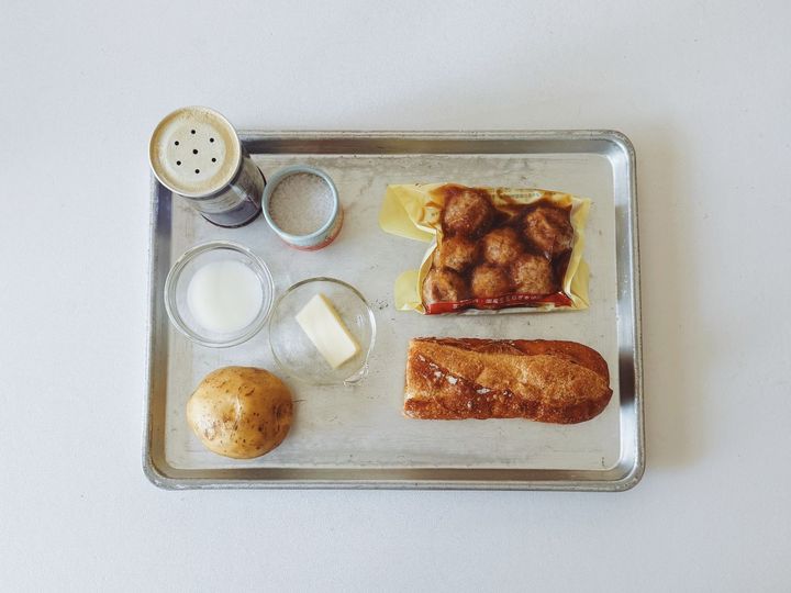 食べ応えたっぷり！ゴロゴロミートボールとマッシュポテトのバゲットサンド【パン好きなsumire.のバゲットサンドのレシピ vol.30 〜レシピで旅するヨーロッパ〜】