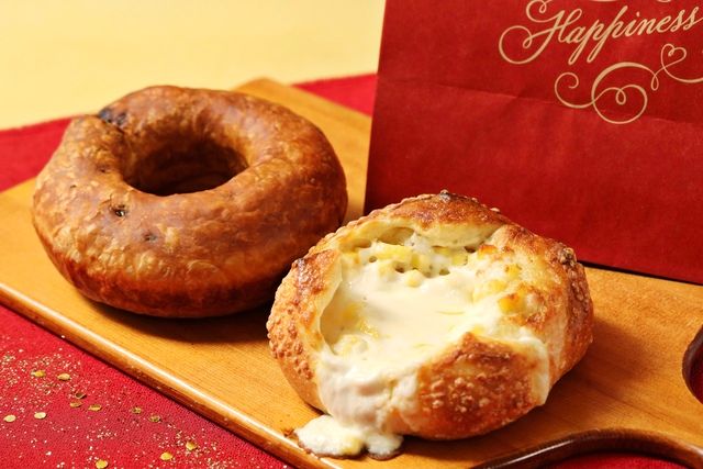 パンやカレンダーがセットになった「ANTIQUE 福袋」 