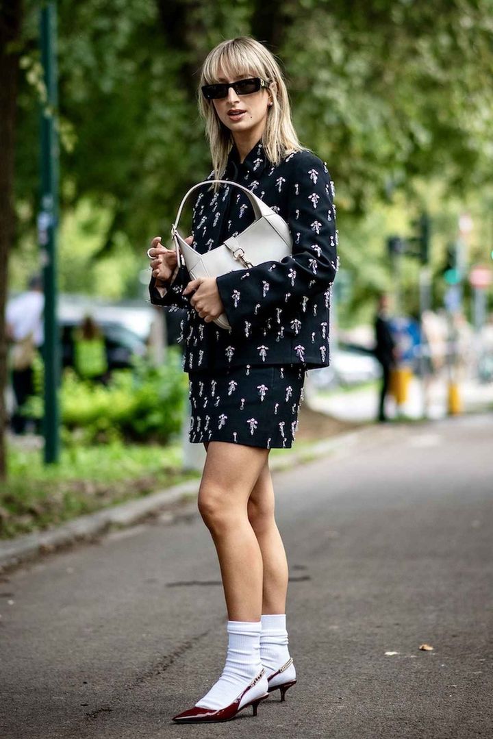 画像: セットアップは、ビジューや小物で一捻り加えて