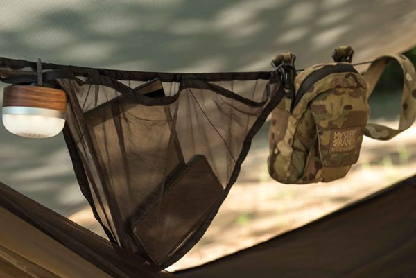 今流行りの上級キャンプスタイル知ってる？雨風対策からハンモックまで徹底研究！