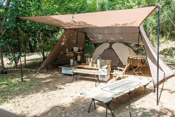 今流行りの上級キャンプスタイル知ってる？雨風対策からハンモックまで徹底研究！