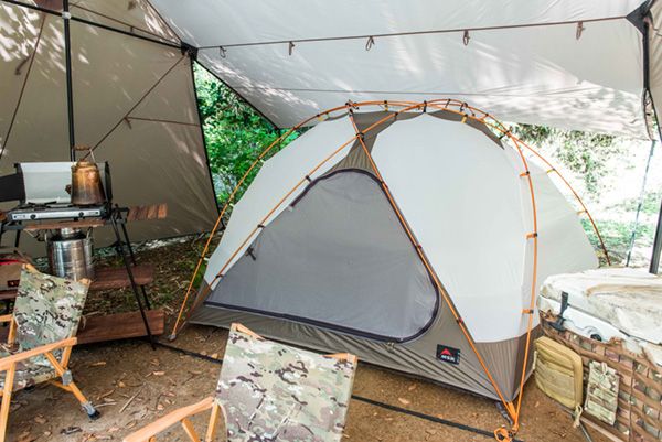今流行りの上級キャンプスタイル知ってる？雨風対策からハンモックまで徹底研究！