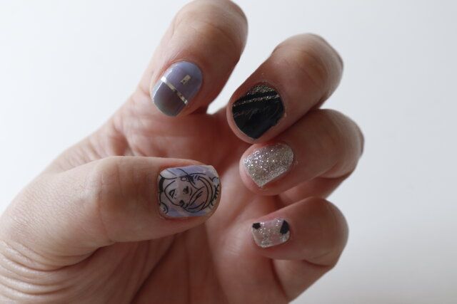 ダイソーSJジェル風ネイルシール（シンデレラ）A 完成