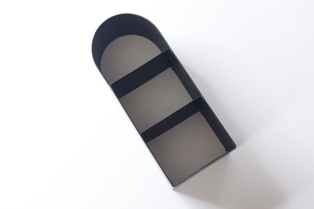 ダイソー アイアンインテリア収納（三段式） ディスプレイグッズ