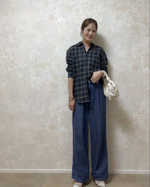 ユニクロ ソフトフランネルスキッパーシャツ デニムでキレイめカジュアルコーデ