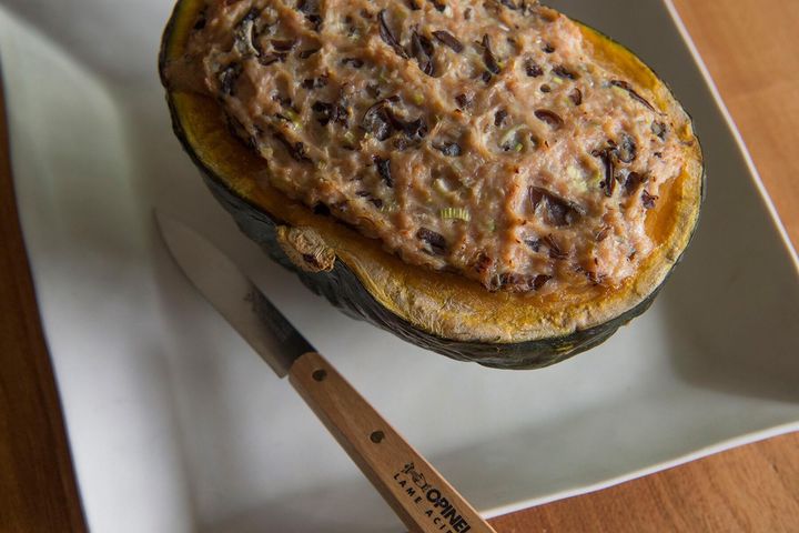 ホクホクでジューシー！“かぼちゃの味噌風味挽き肉詰め焼き”