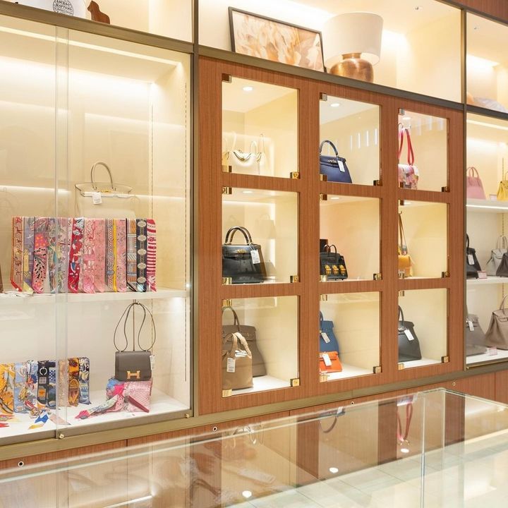 KOMEHYOの店舗のディスプレイ