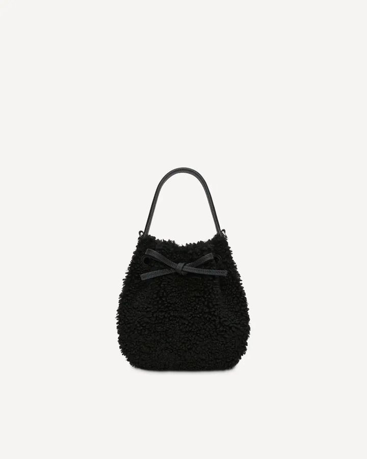 画像: 【VASIC】「Oud Mini Mini - Fur」（Ivory、black）各￥46,200（税込）