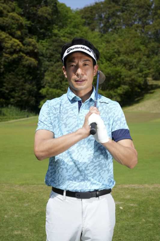 アプローチの新基本！フェースはかぶせて握るとミスが減る