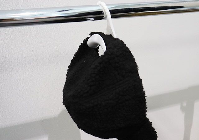 キャンドゥ マルチ収納ハンガー 2P 使用例 キャップ