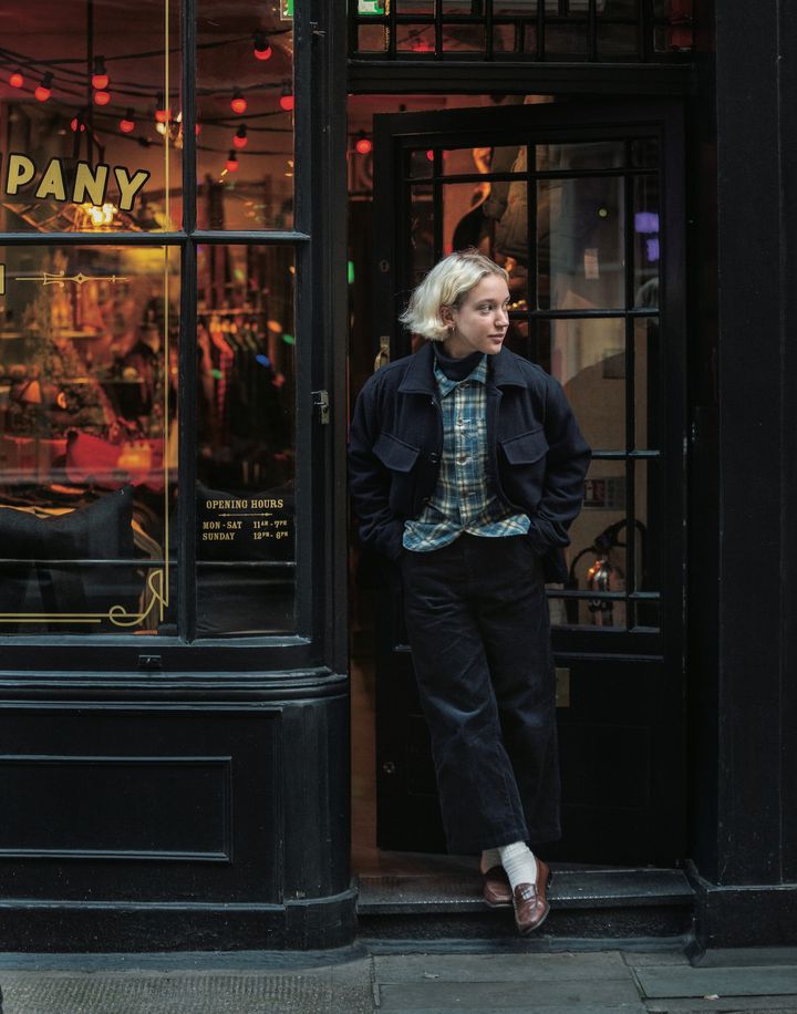 この冬真似してみたい！ローファーとチェック柄シャツの合わせ方が最高なコーデ