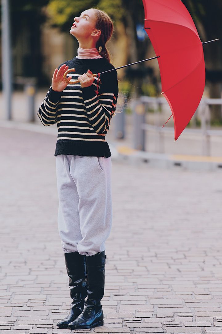 楽ちんおしゃれコーデの極み！1本あると便利なグレーのスウェットパンツのコーデ7選