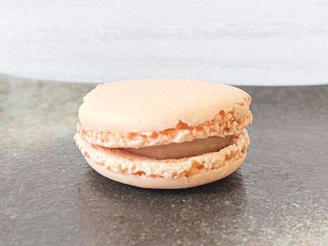 「マカロン いちごミルクバター」