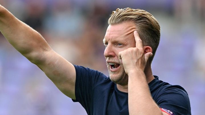 「トイレは使えない、ビデオも見れない！わざとやってんのか」 激怒の有名監督に敵チームが謝罪