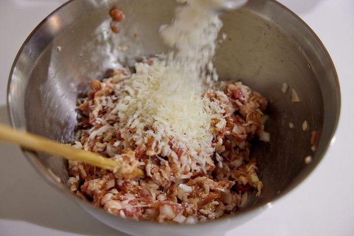 玉ねぎを加える