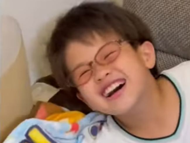 お兄ちゃんにチューしたい妹。逃げる兄に…？！！！