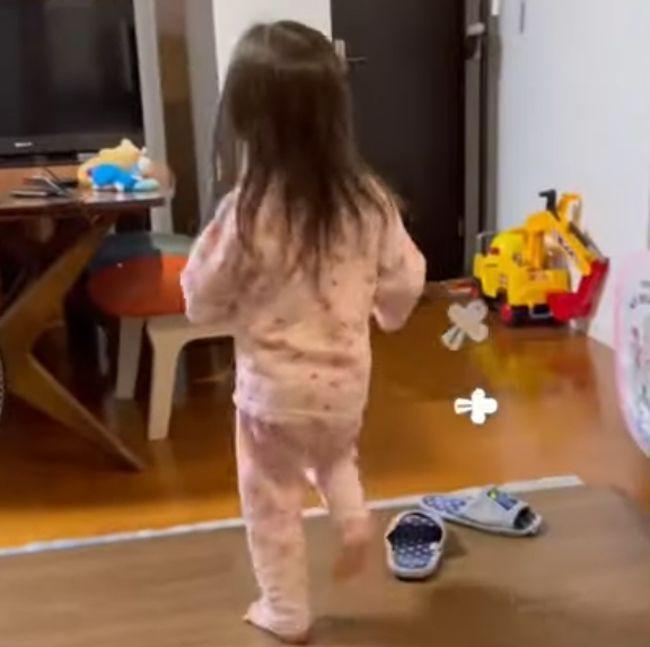 お兄ちゃんにチューしたい妹。逃げる兄に…？