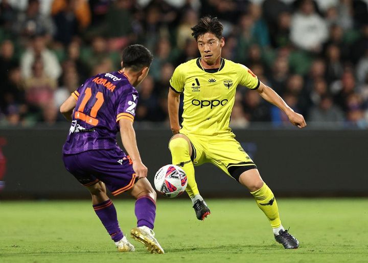 【インタビュー】豪州セミプロからAリーグへ！14年ぶりの快挙を果たしたパース・グローリーMF青山景昌の再挑戦