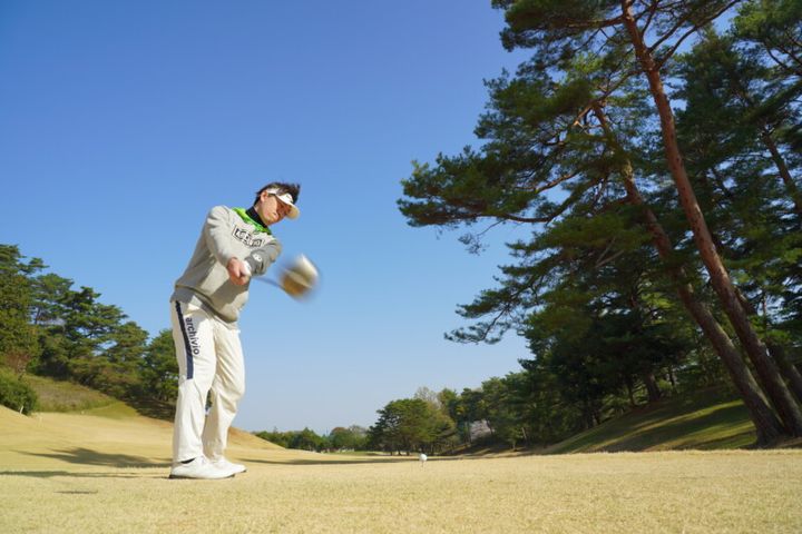 飛ばないアマチュアは遅すぎる！バックスイングを素早く上げればもっと飛ぶ