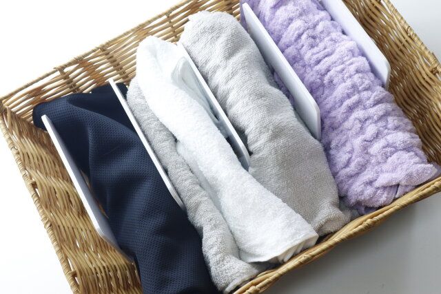 ダイソー ブックエンド（4つ仕切り、WH） 活用例