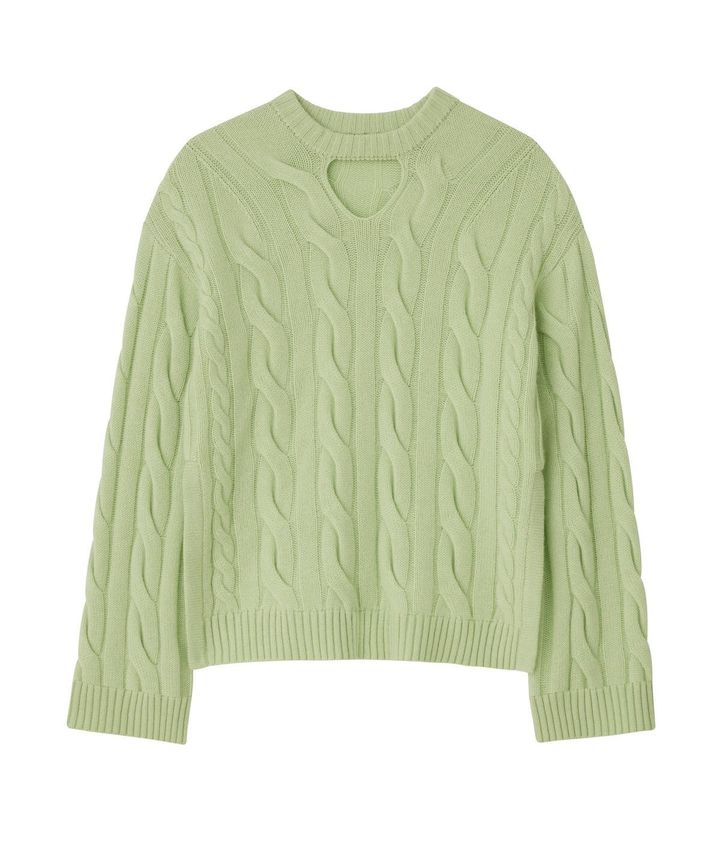 ニットトップ ¥132,000／ADEAM（アディアム 東京ミッドタウン店 03-3402-1019）