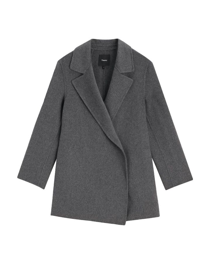 ジャケットコート ¥75,900／THEORY（リンク・セオリー・ジャパン 03-6865-0206）