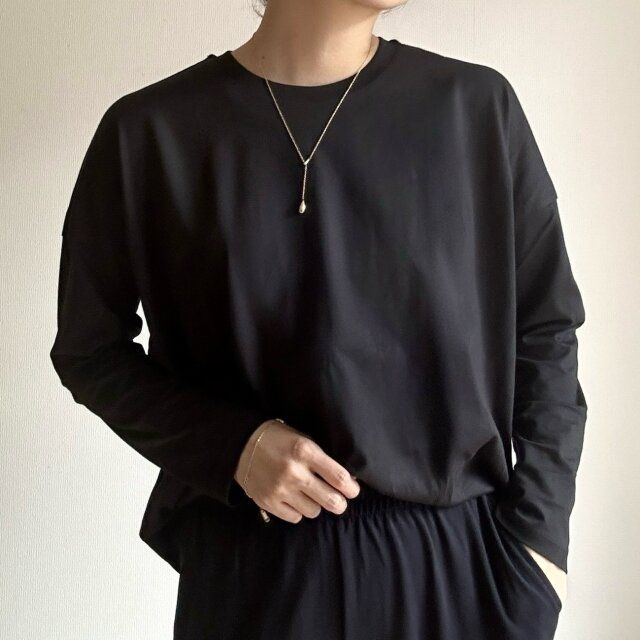 ユニクロ スムースコットンリラックスT BLACK 着用