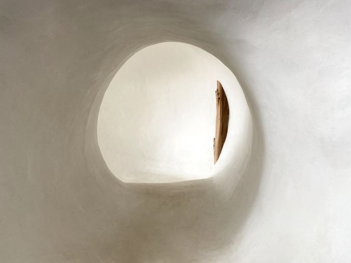 とっても上品で繊細！長野県松本市「開運堂」のほろほろソフトクッキー「白鳥の湖」【旅するデザイナーがおすすめするお土産たち！】