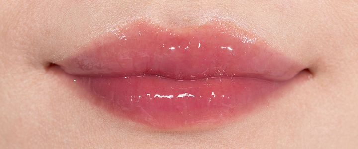 ブルベにおすすめの「フィー 3D ボリューミンググロス」はB05（70％）