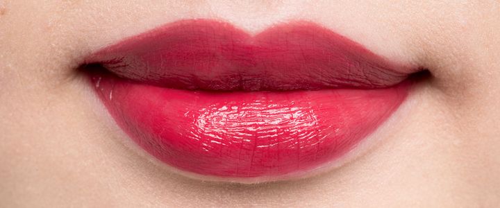 ブルベにおすすめの「イヴ・サンローラン YSL ラブシャイン リップスティック」は208