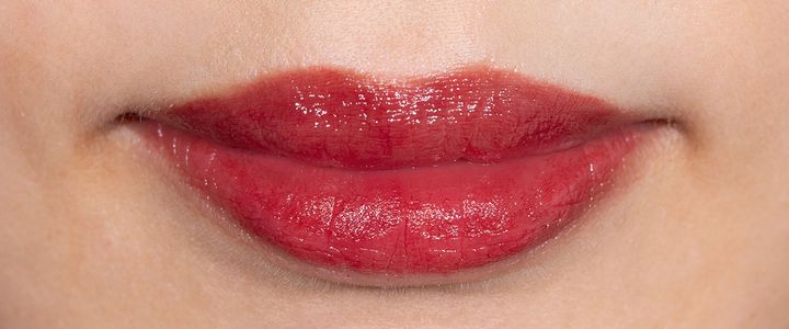 ブルベにおすすめの「アディクション リップ セラム ティント」は007