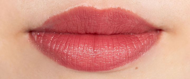 ブルベにおすすめの「ルナソル フュージングカラーリップス 」は03