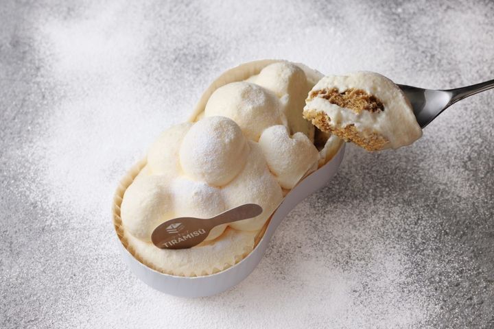 「ホワイトティラミスラテ」１個 1296円