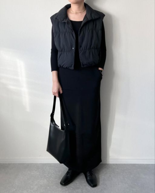 黒の極暖ヒートテックリブバレエネックブラTを着たコーデ