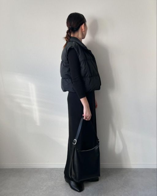 黒の極暖ヒートテックリブバレエネックブラTを着たコーデ