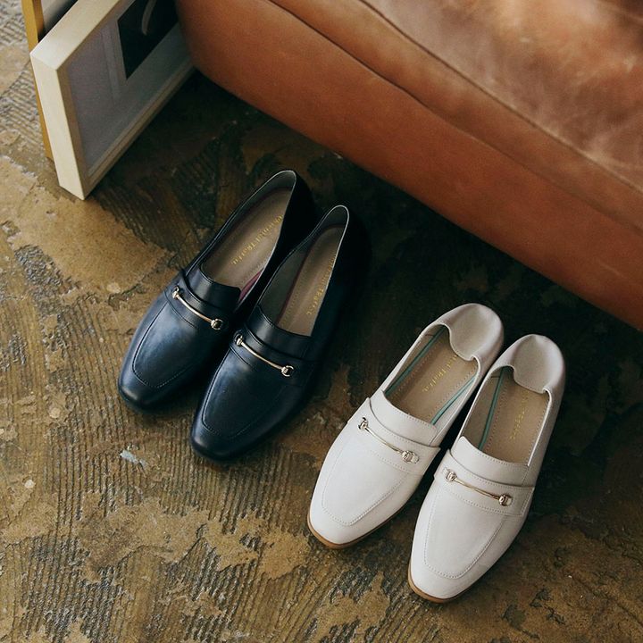 ローファーとは？定番の種類や「スリッポンとローファーの違い」をFUDGEが解説